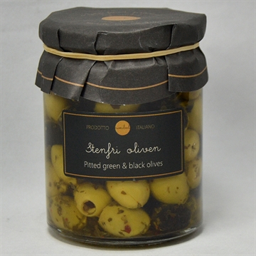 Stenfri svarte og grønne oliven